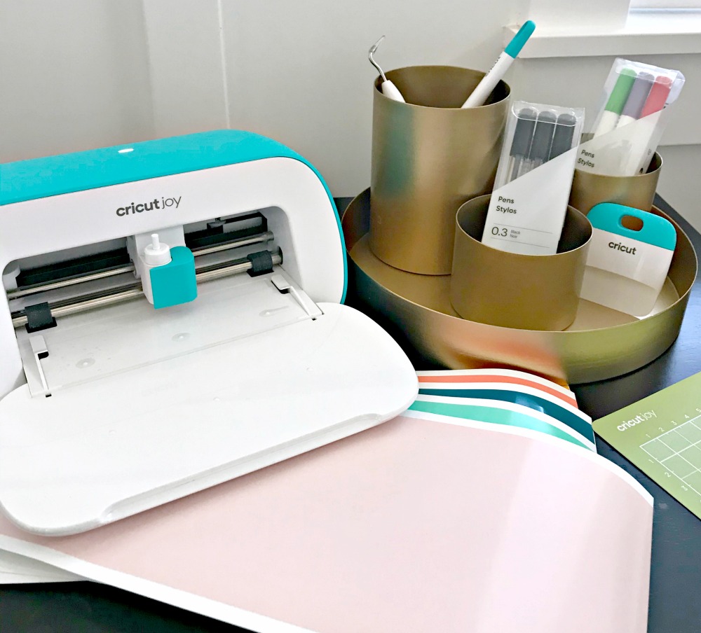 Three Little Things To Make with the Cricut Joy {Using Vinyl}